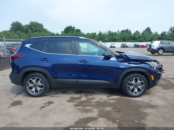 2022 KIA SELTOS EX