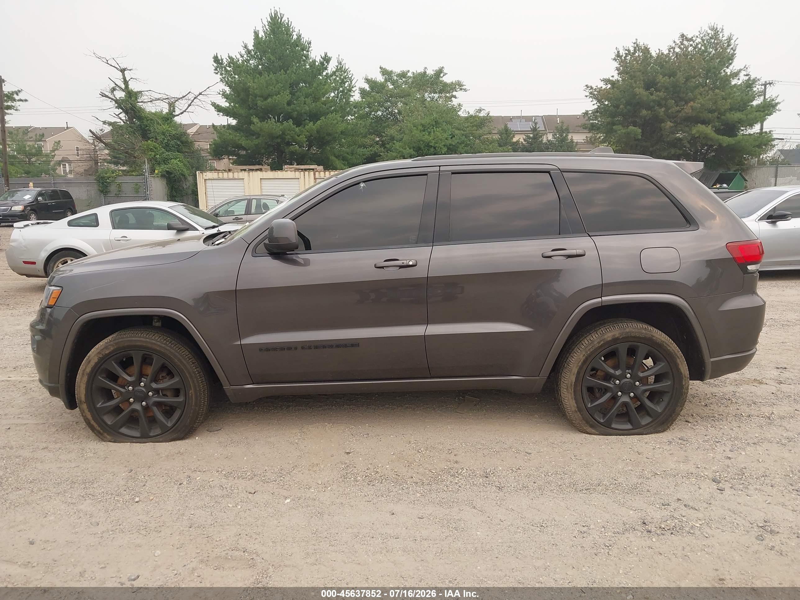 2017 JEEP GRAND CHEROKEE ALTITUDE