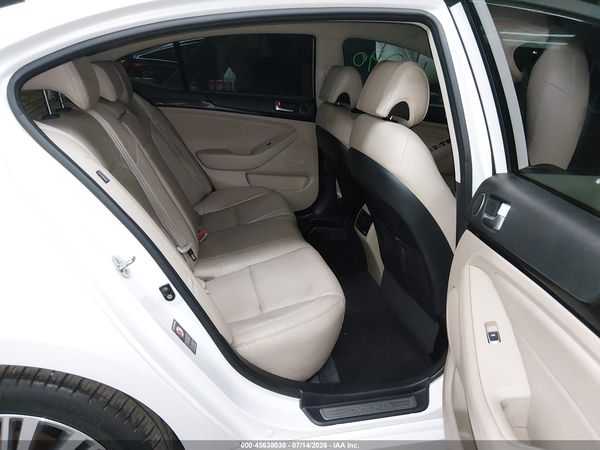 2016 KIA CADENZA Luxury