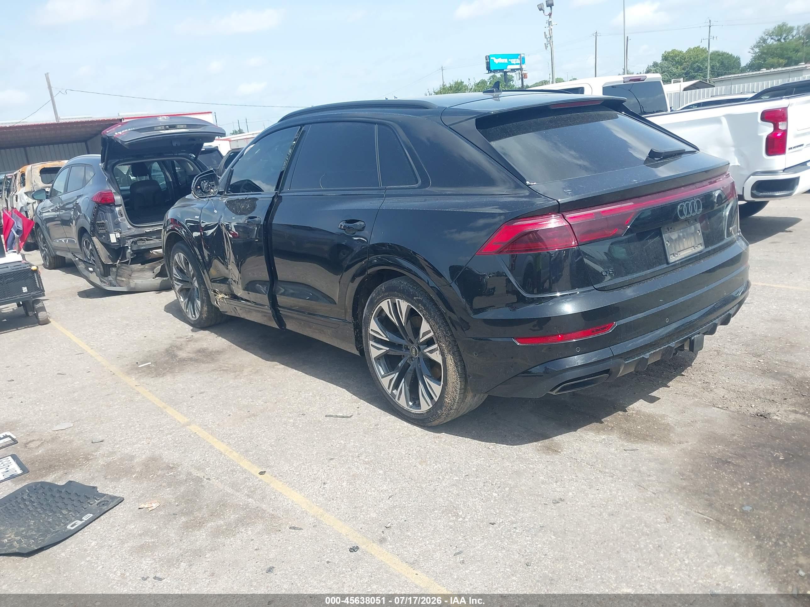 2025 AUDI Q8 S Line quattro Prestige