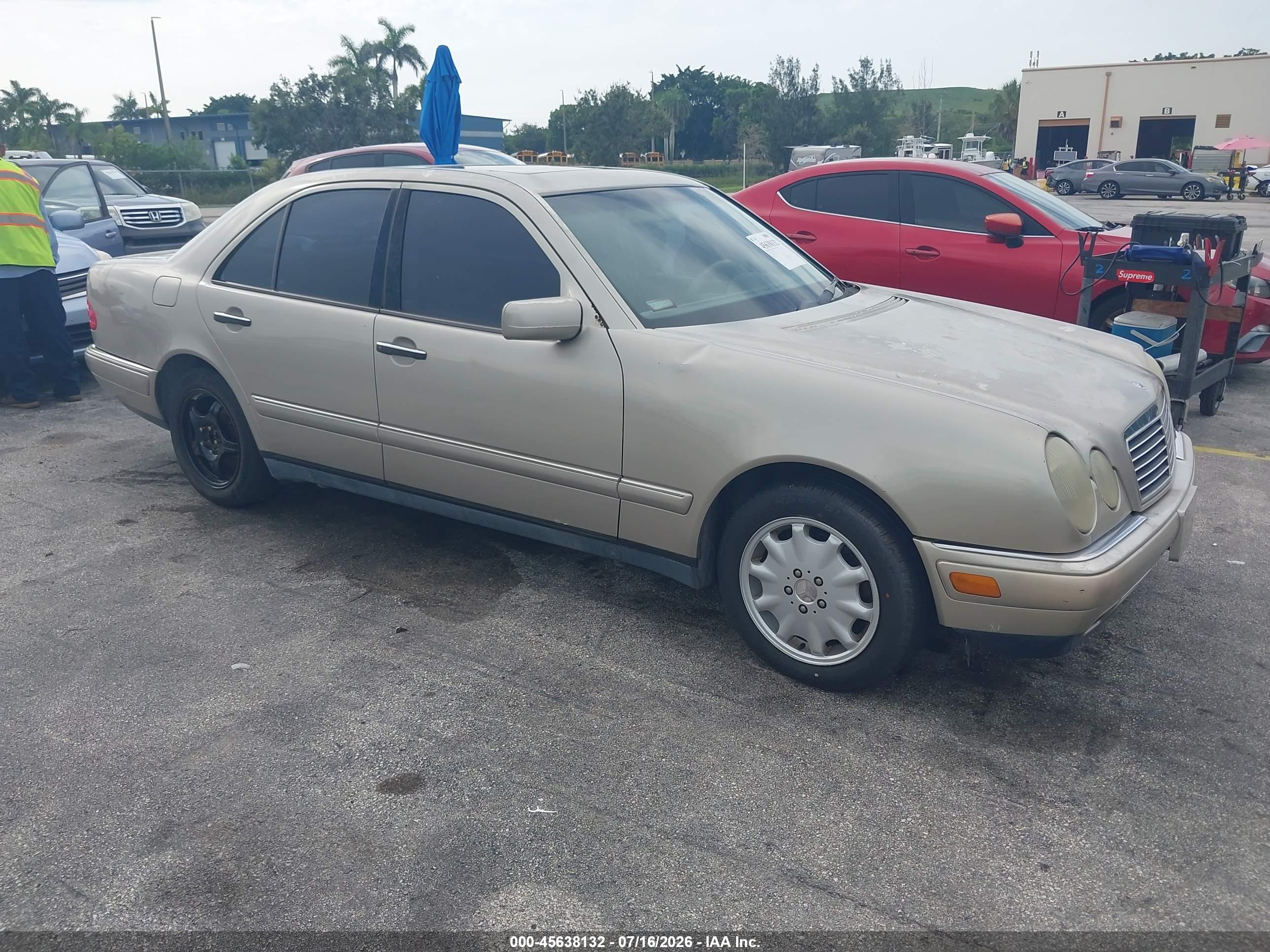 1999 MERCEDES-BENZ E 320 E320