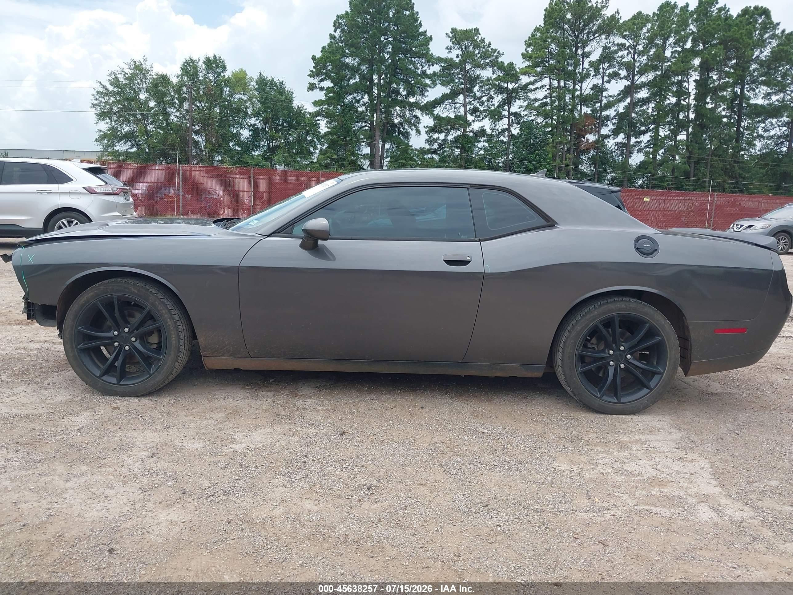 2016 DODGE CHALLENGER SXT