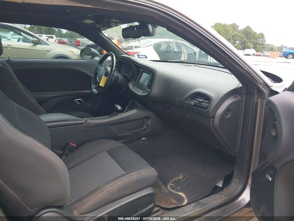 2016 DODGE CHALLENGER SXT