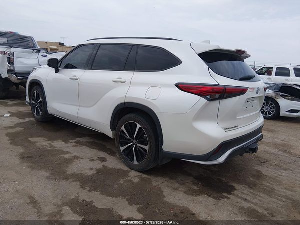 2021 TOYOTA HIGHLANDER XSE