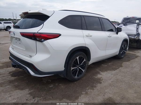 2021 TOYOTA HIGHLANDER XSE