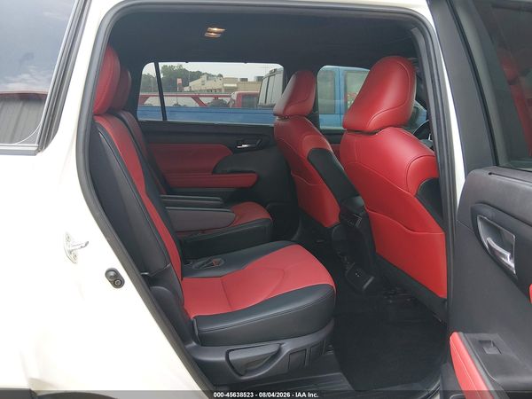 2021 TOYOTA HIGHLANDER XSE