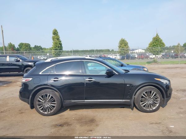 2017 INFINITI QX70