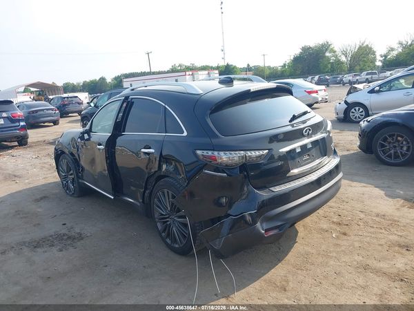 2017 INFINITI QX70