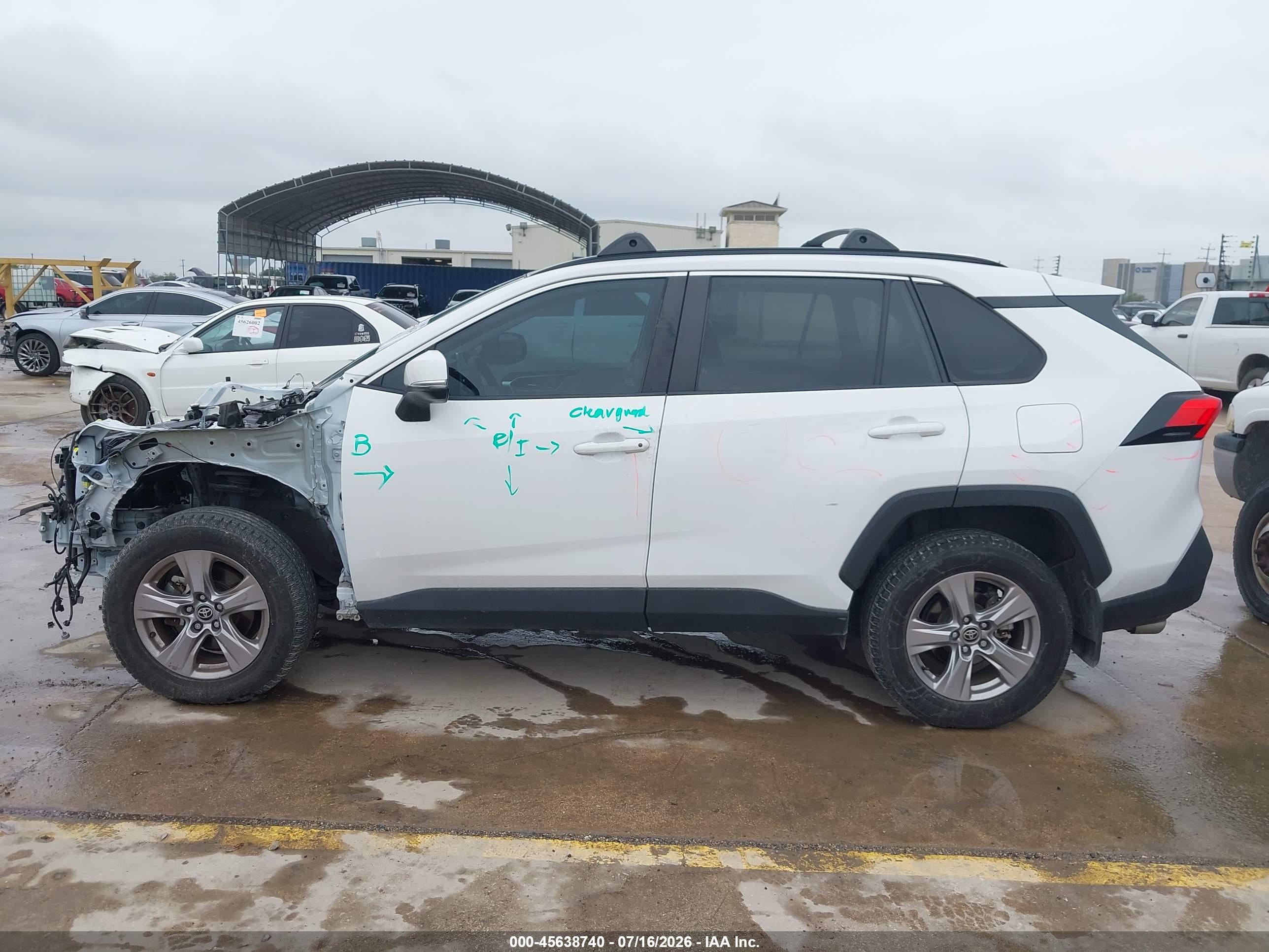 2023 TOYOTA RAV4 XLE