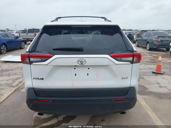 2023 TOYOTA RAV4 XLE
