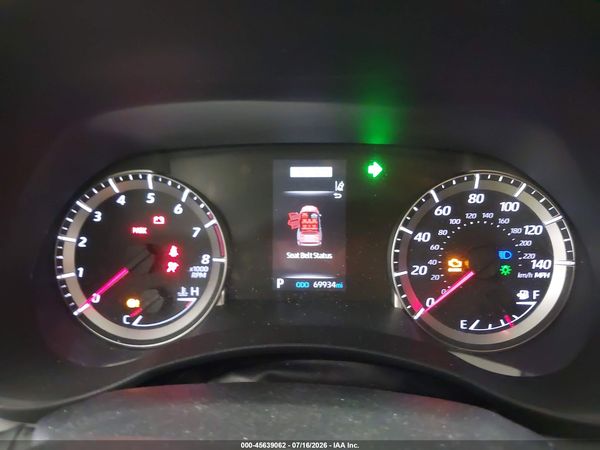 2022 TOYOTA HIGHLANDER LE