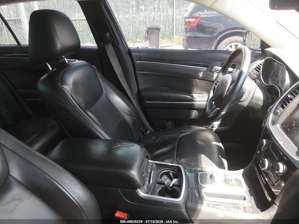 2016 CHRYSLER 300 LIMITED