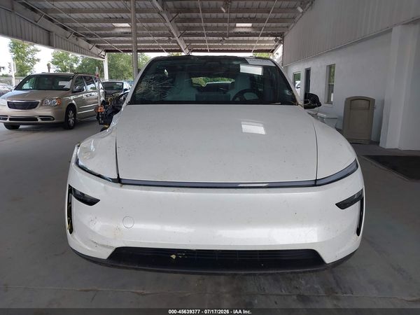 2026 TESLA MODEL Y