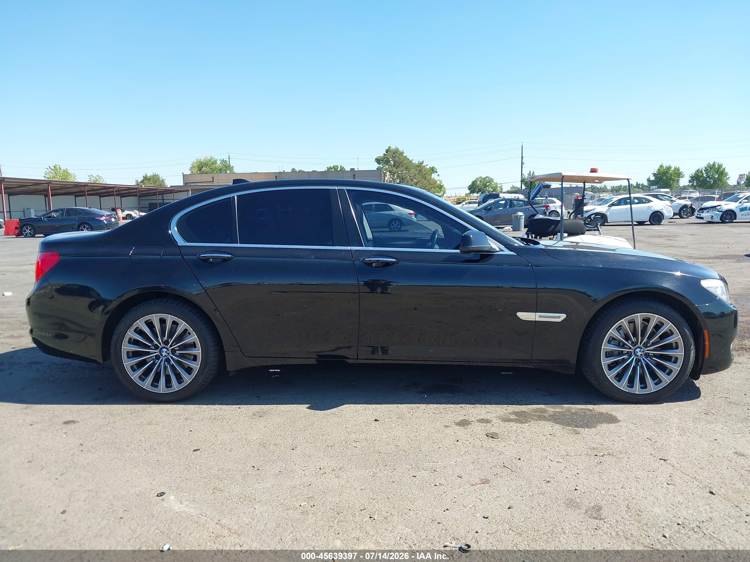 2012 BMW 740I
