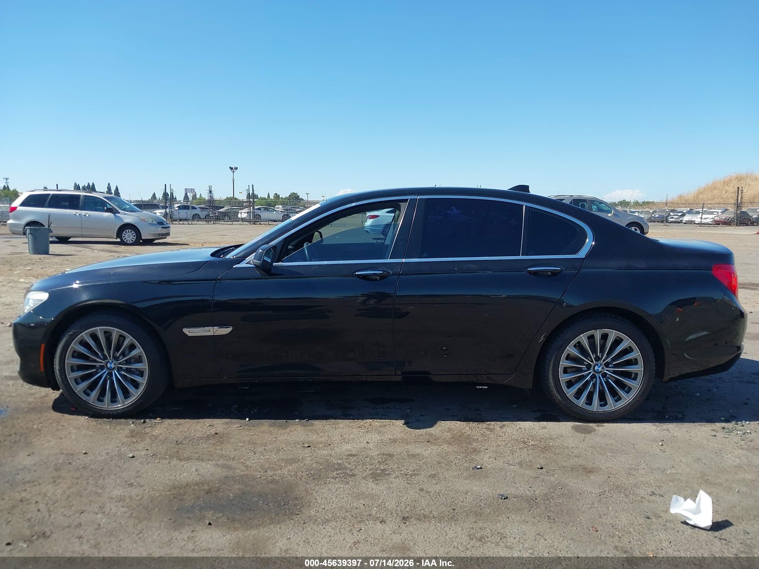 2012 BMW 740I
