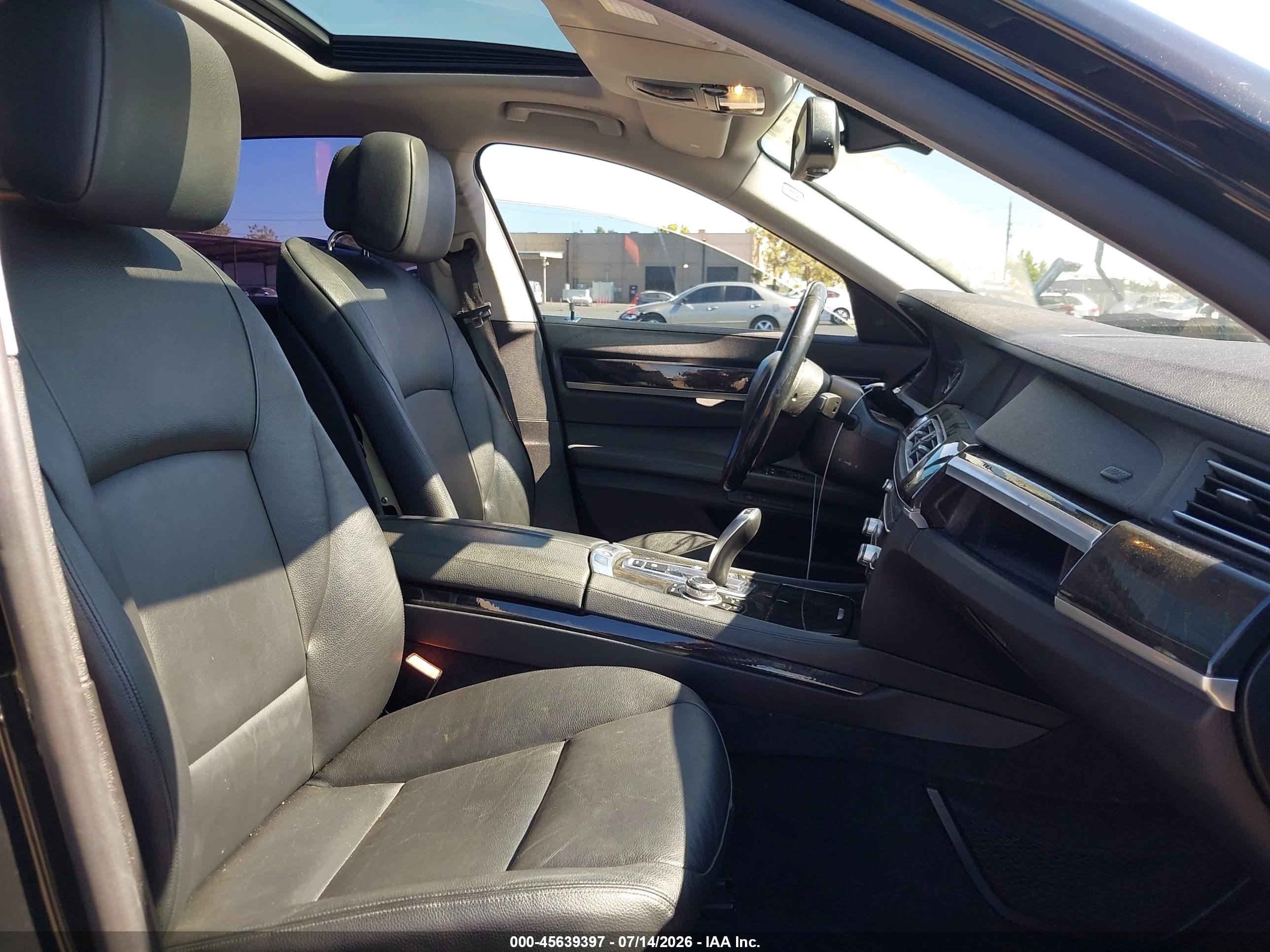 2012 BMW 740I