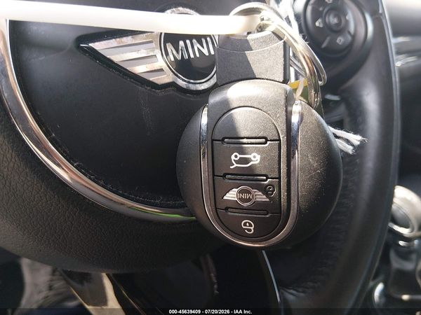 2017 MINI CLUBMAN COOPER