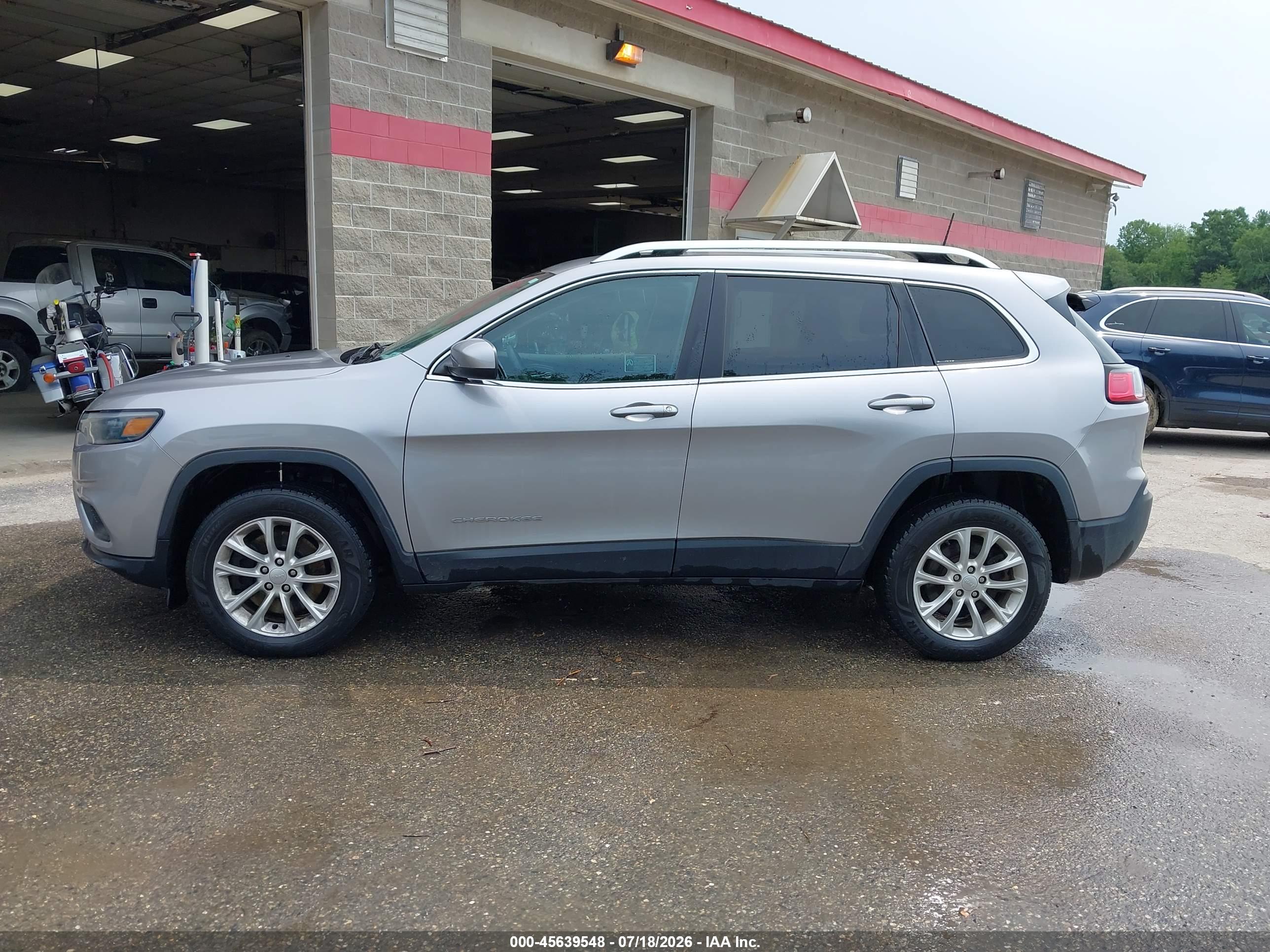 2019 JEEP CHEROKEE LATITUDE 4X4