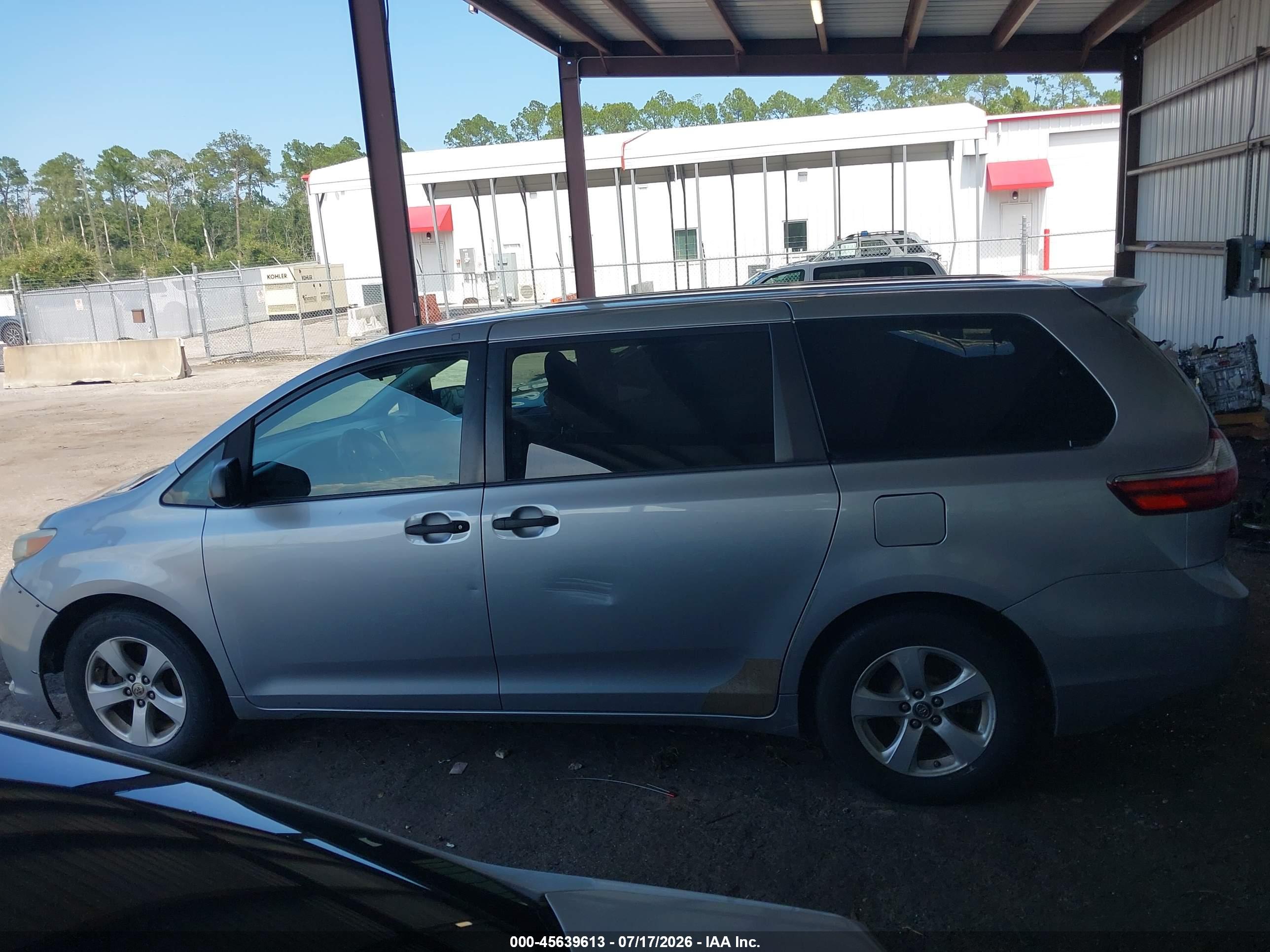 2016 TOYOTA SIENNA L 7 PASSENGER