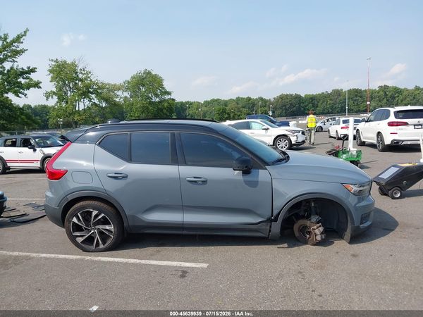 2021 VOLVO XC40 T5 R-DESIGN