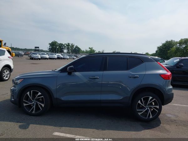2021 VOLVO XC40 T5 R-DESIGN