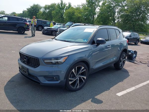 2021 VOLVO XC40 T5 R-DESIGN