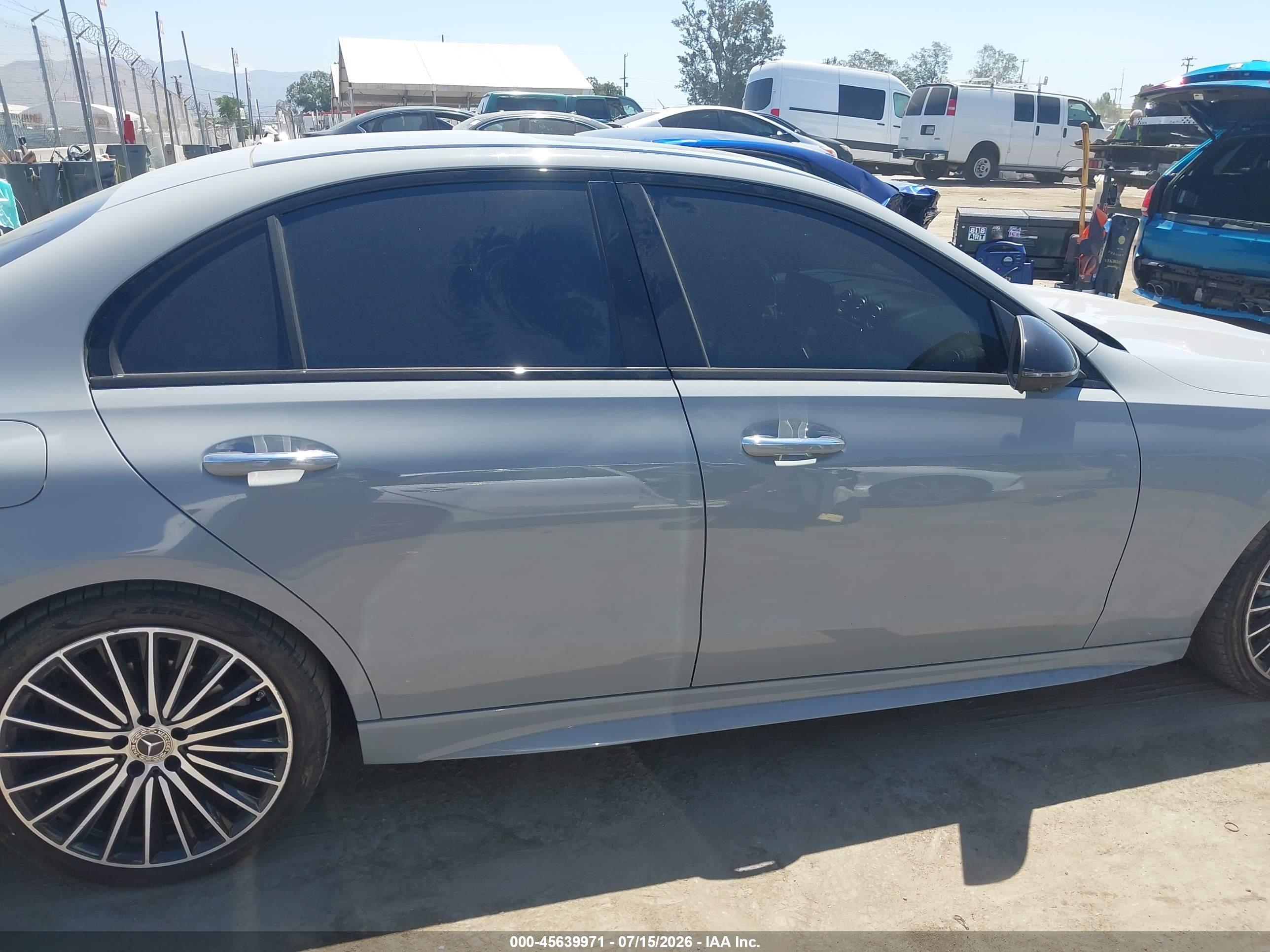 2025 MERCEDES-BENZ C 300 C300