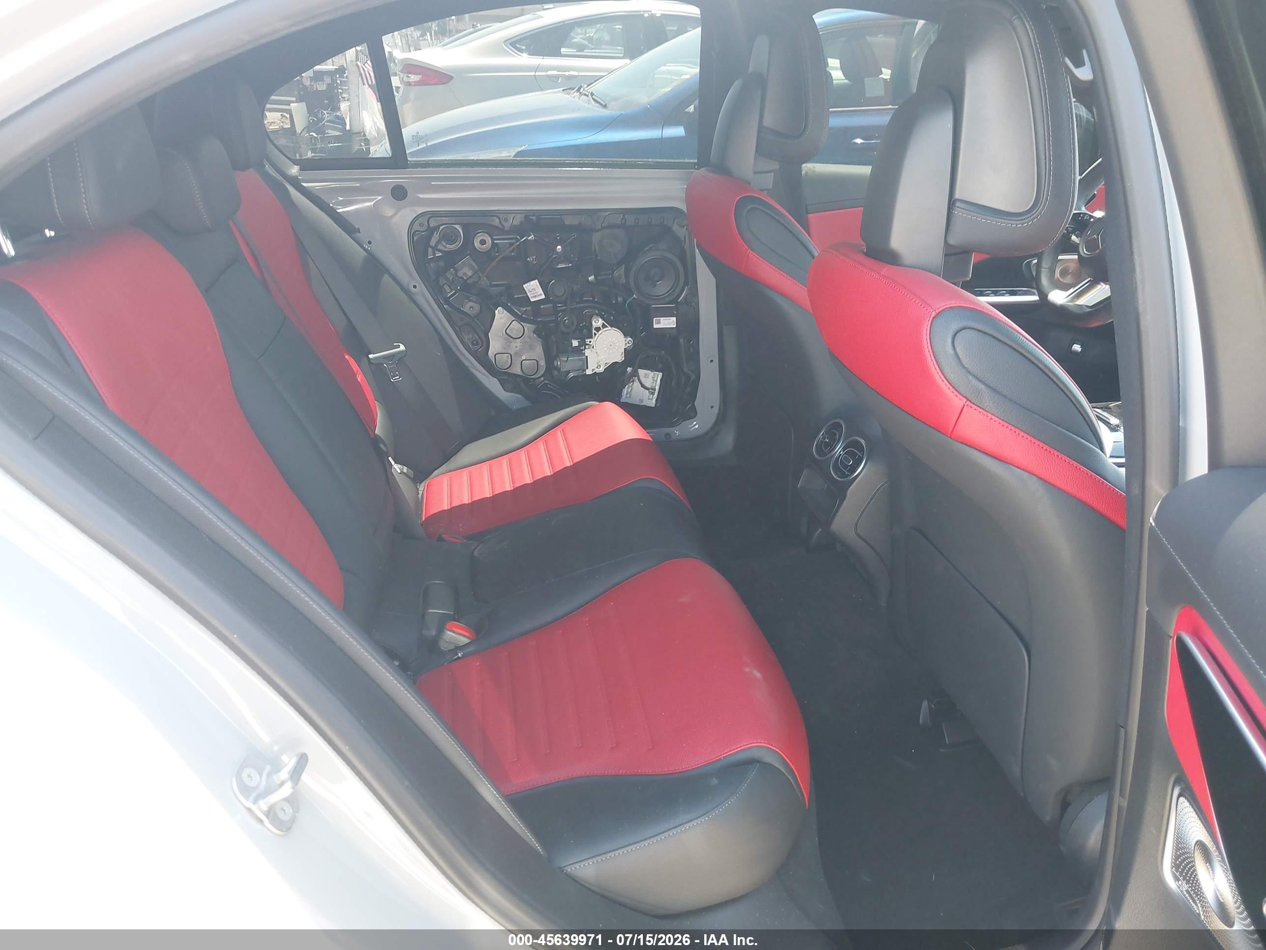 2025 MERCEDES-BENZ C 300 C300