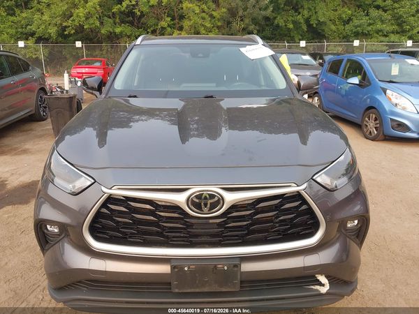 2022 TOYOTA HIGHLANDER XLE