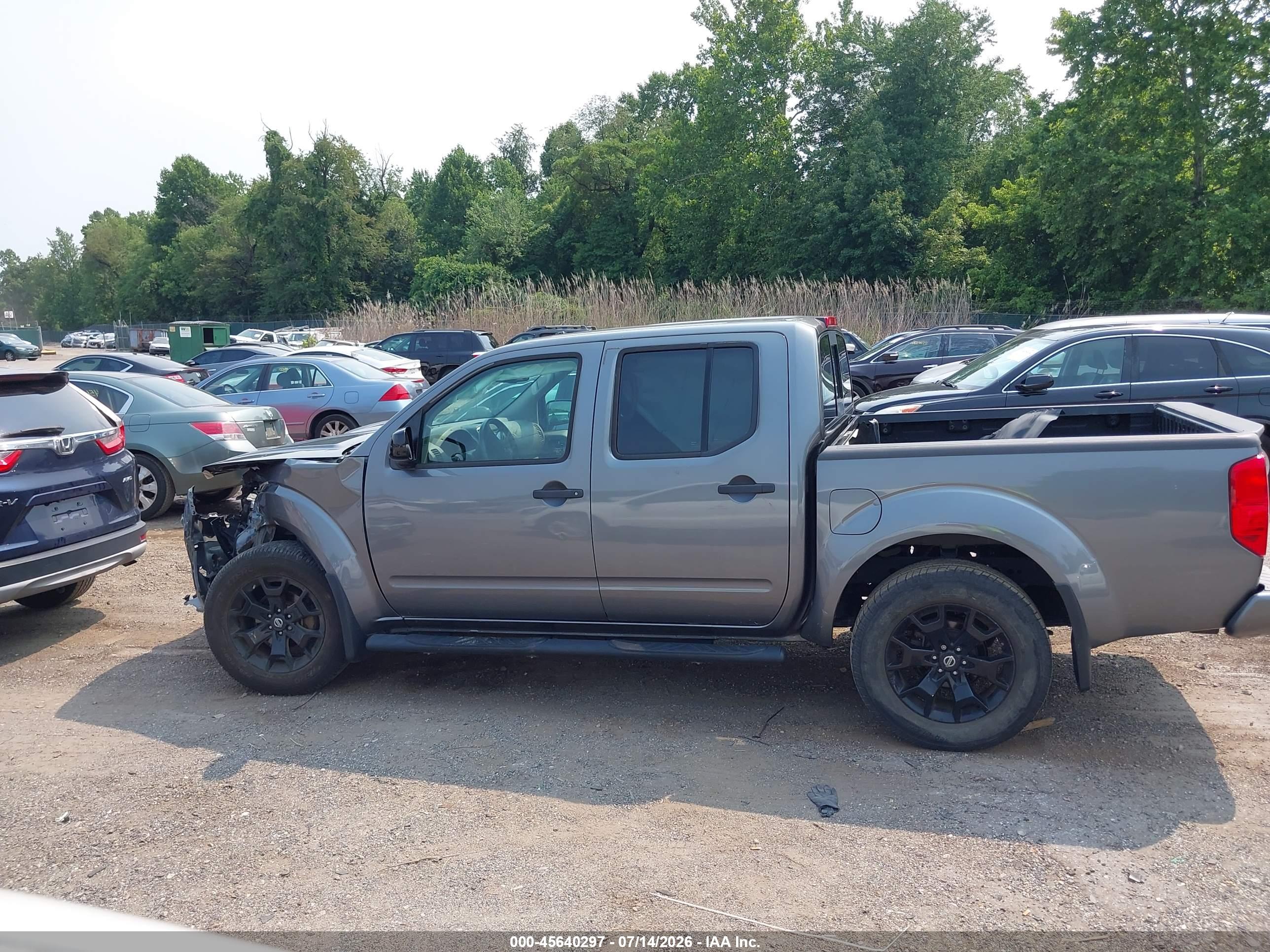 2018 NISSAN FRONTIER SV