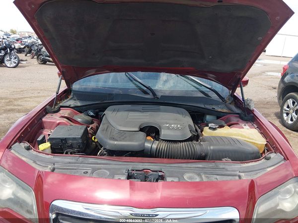 2012 CHRYSLER 300 S V6 — I10