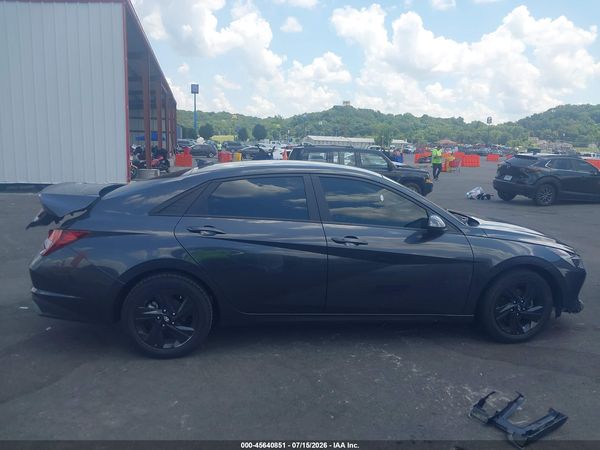 2022 HYUNDAI ELANTRA SEL