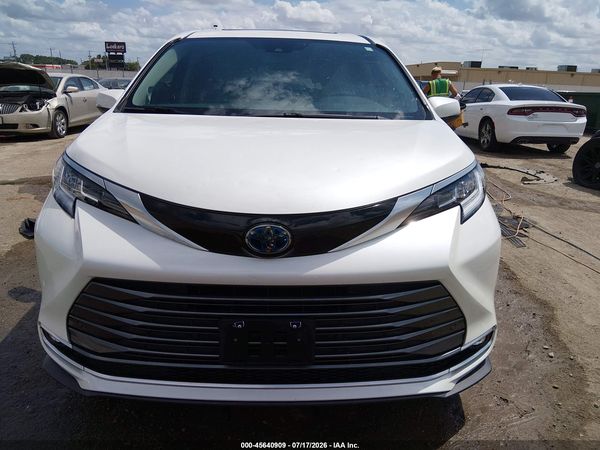 2021 TOYOTA SIENNA LIMITED