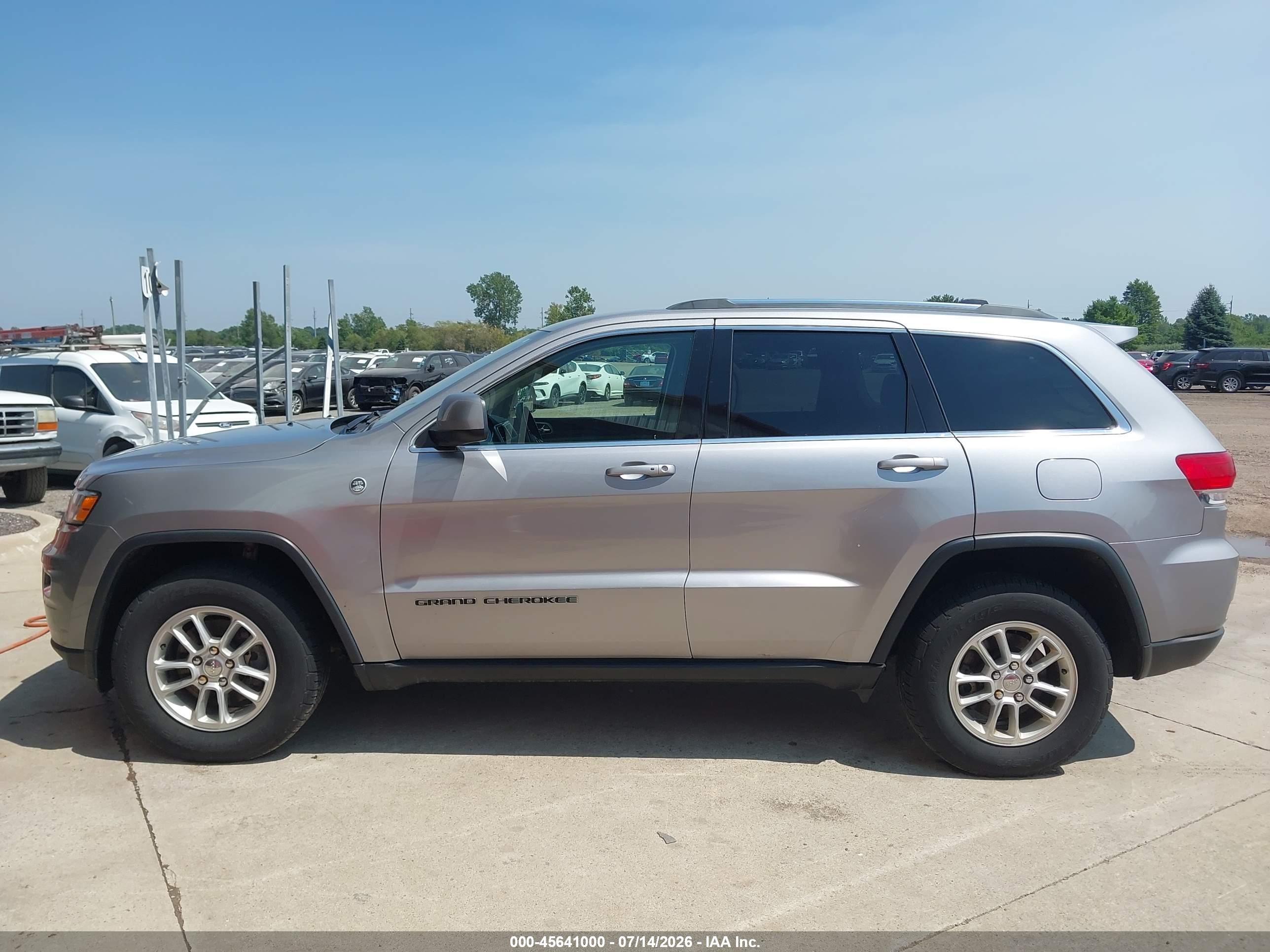 2019 JEEP GRAND CHEROKEE LAREDO E 4X4