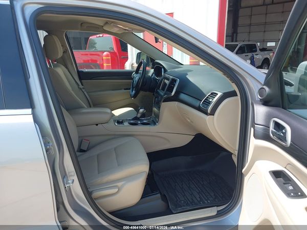 2019 JEEP GRAND CHEROKEE LAREDO E 4X4