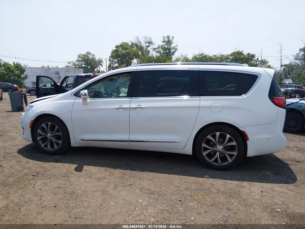 2019 CHRYSLER PACIFICA LIMITED
