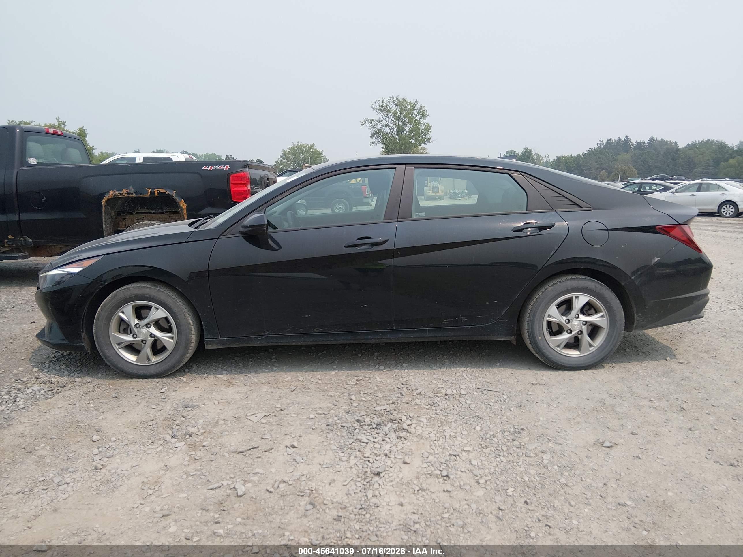 2023 HYUNDAI ELANTRA SE