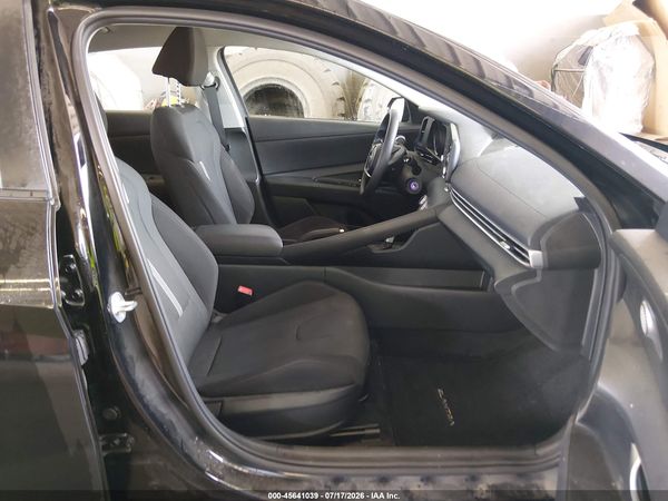 2023 HYUNDAI ELANTRA SE