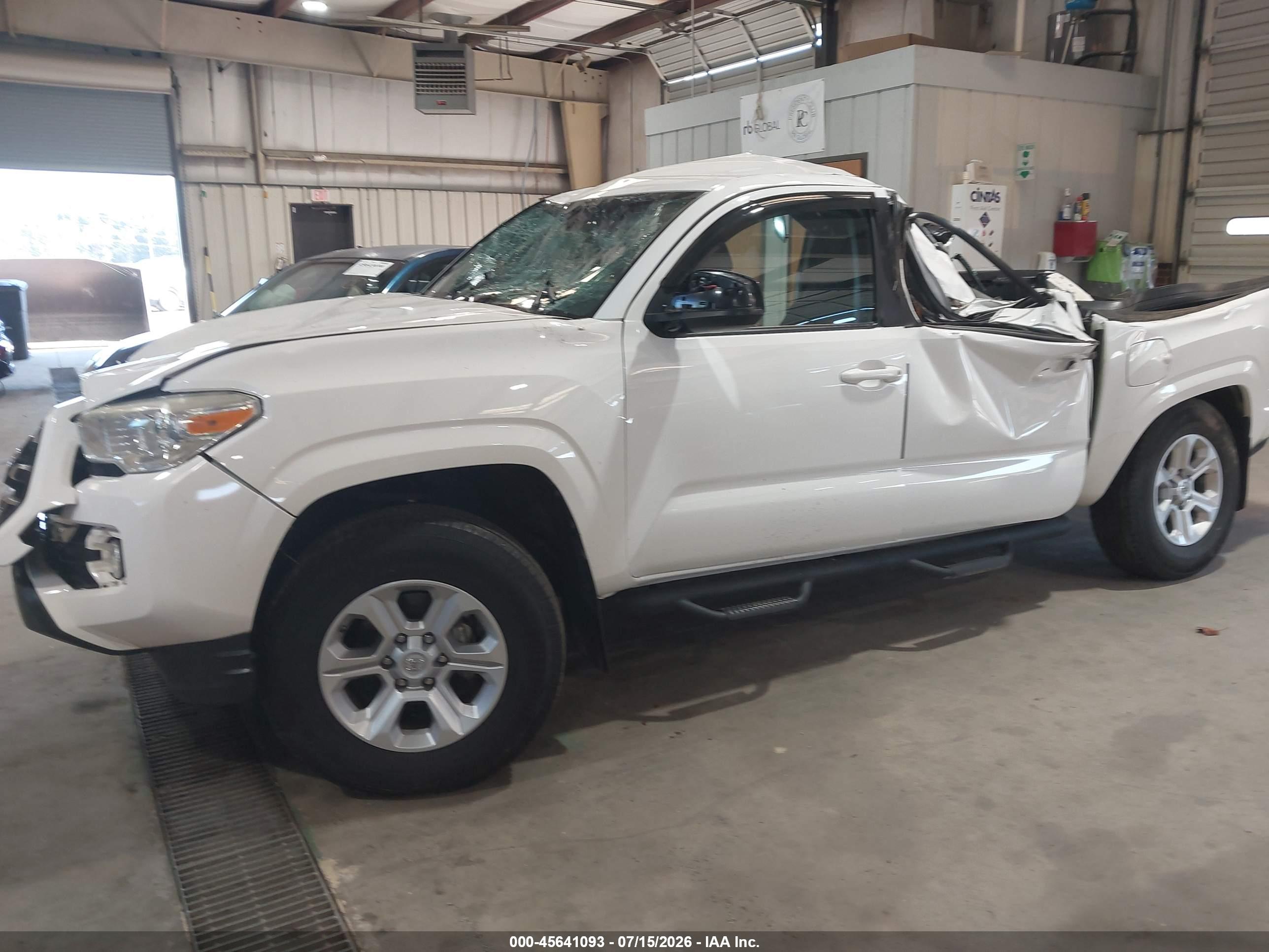 2017 TOYOTA TACOMA SR