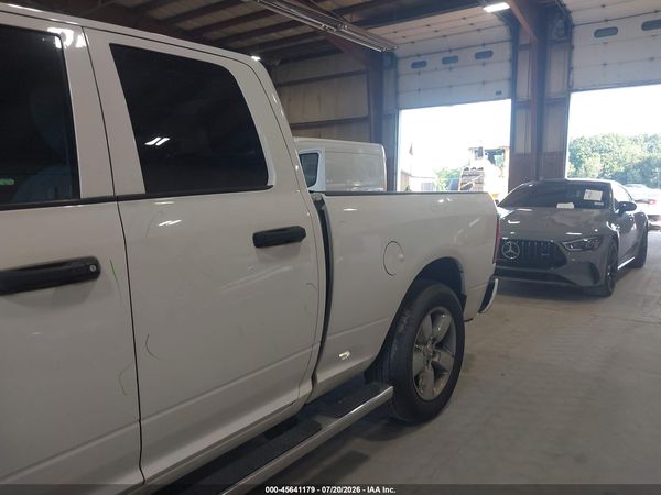 2019 RAM 1500 CLASSIC EXPRESS  4X4 6'4 BOX