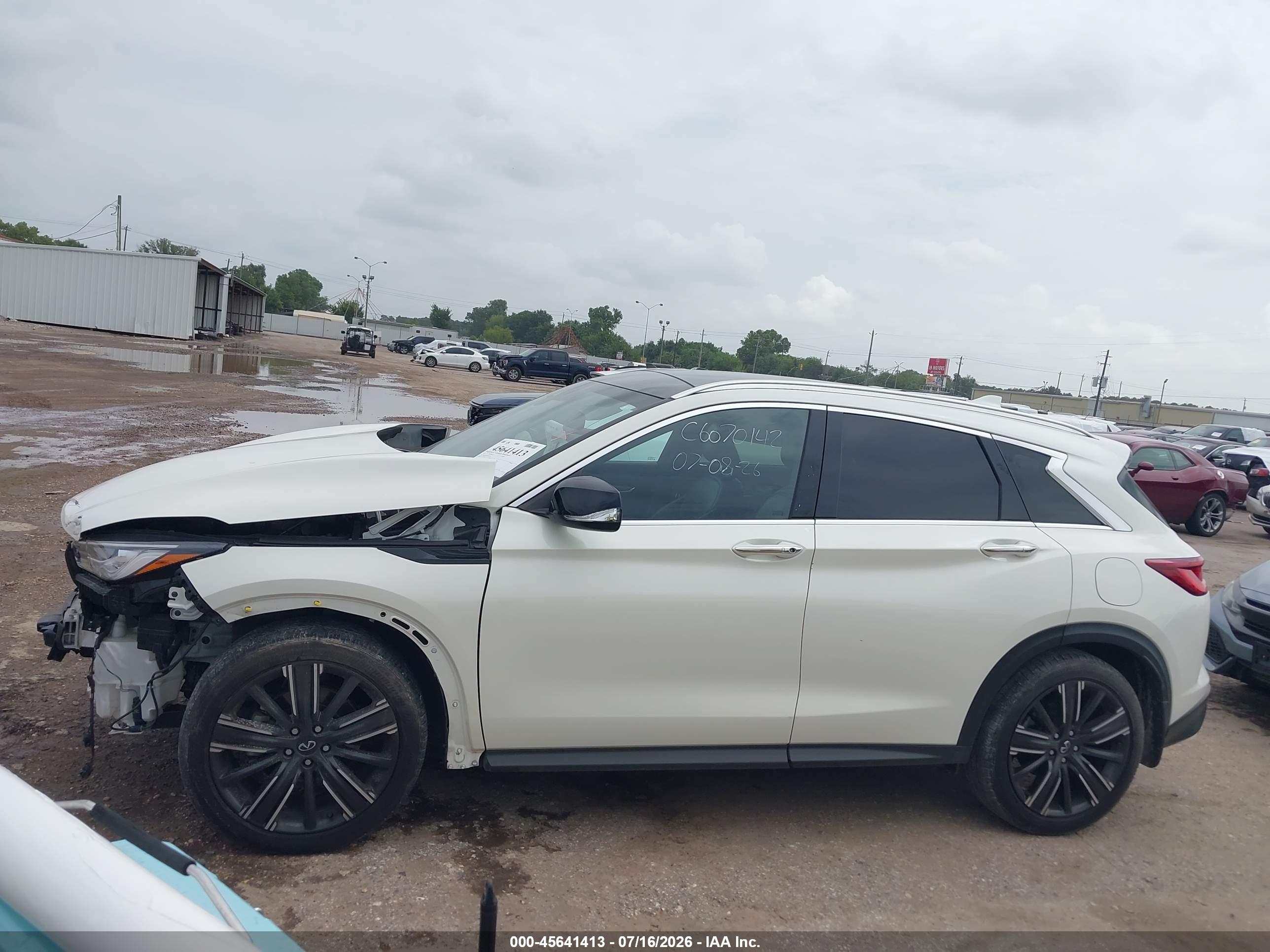 2022 INFINITI QX50 LUXE