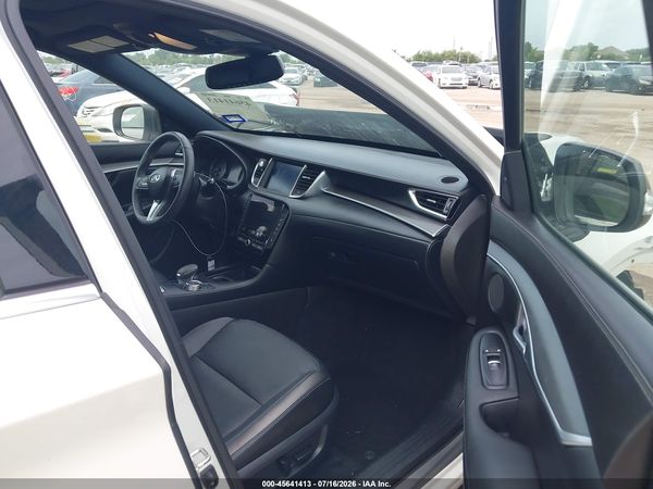 2022 INFINITI QX50 LUXE