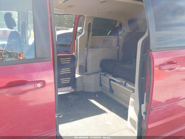 2013 DODGE GRAND CARAVAN SE — I8
