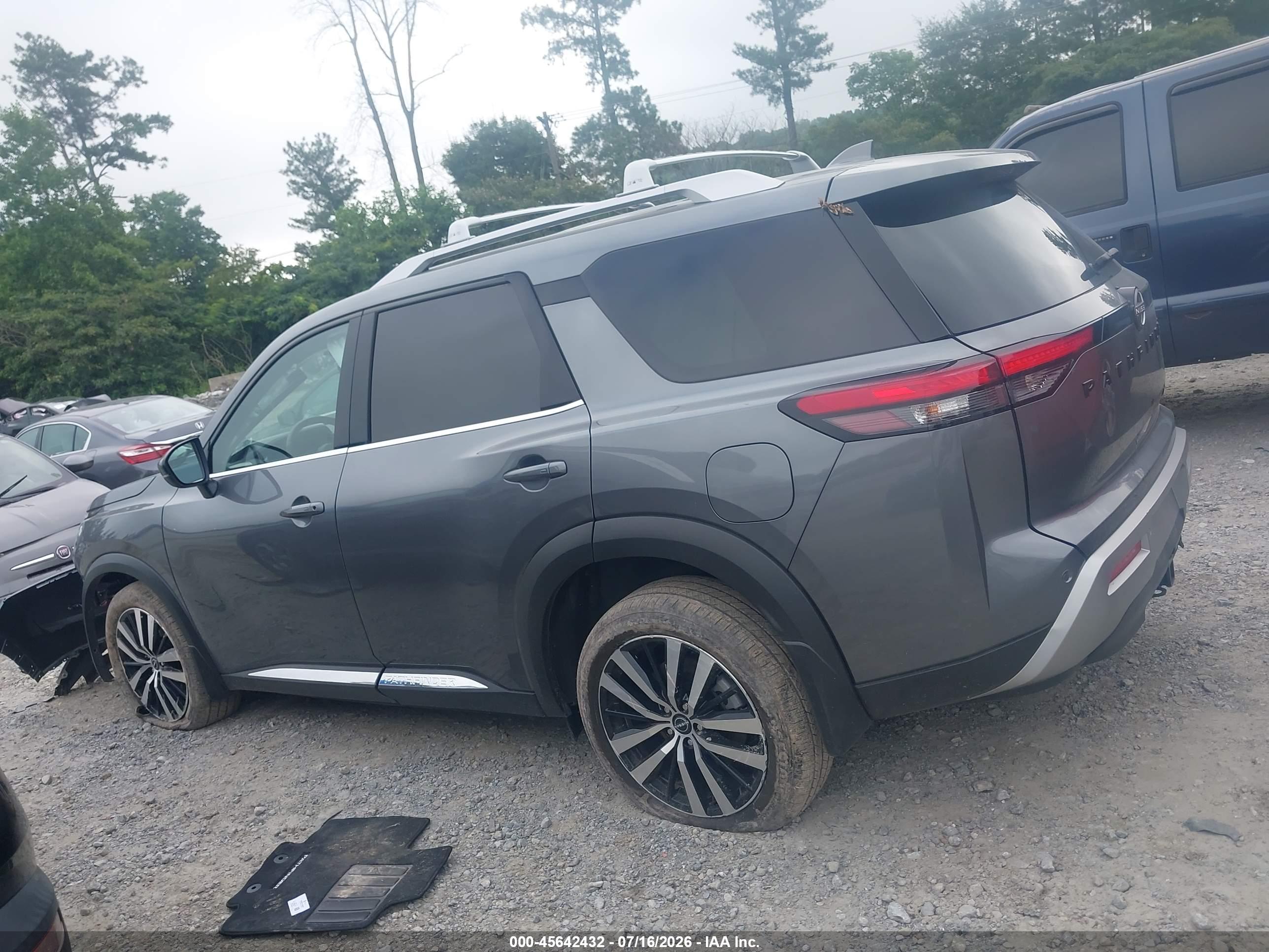 2025 NISSAN PATHFINDER PLATINUM 4WD