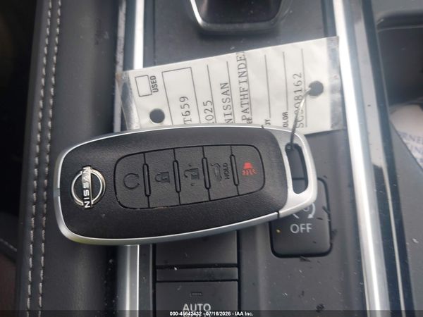 2025 NISSAN PATHFINDER PLATINUM 4WD