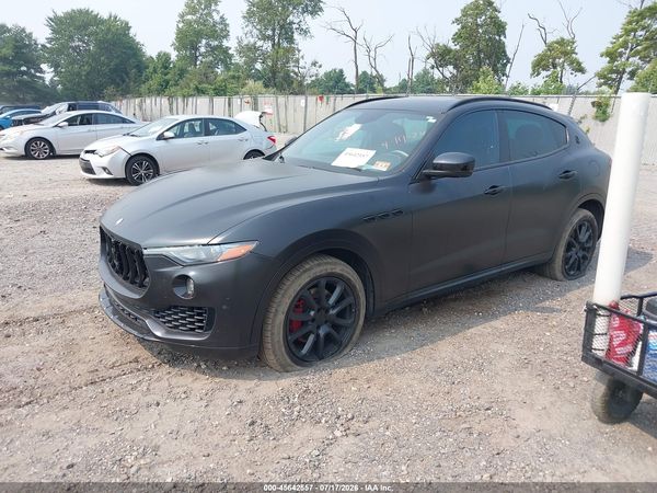 2017 MASERATI LEVANTE Luxury