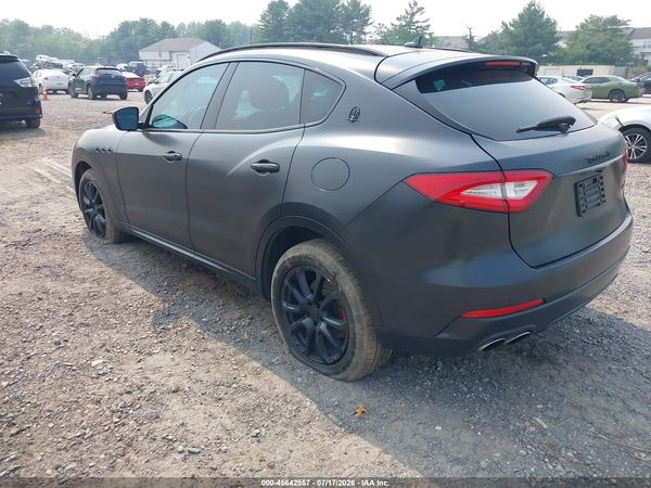 2017 MASERATI LEVANTE Luxury