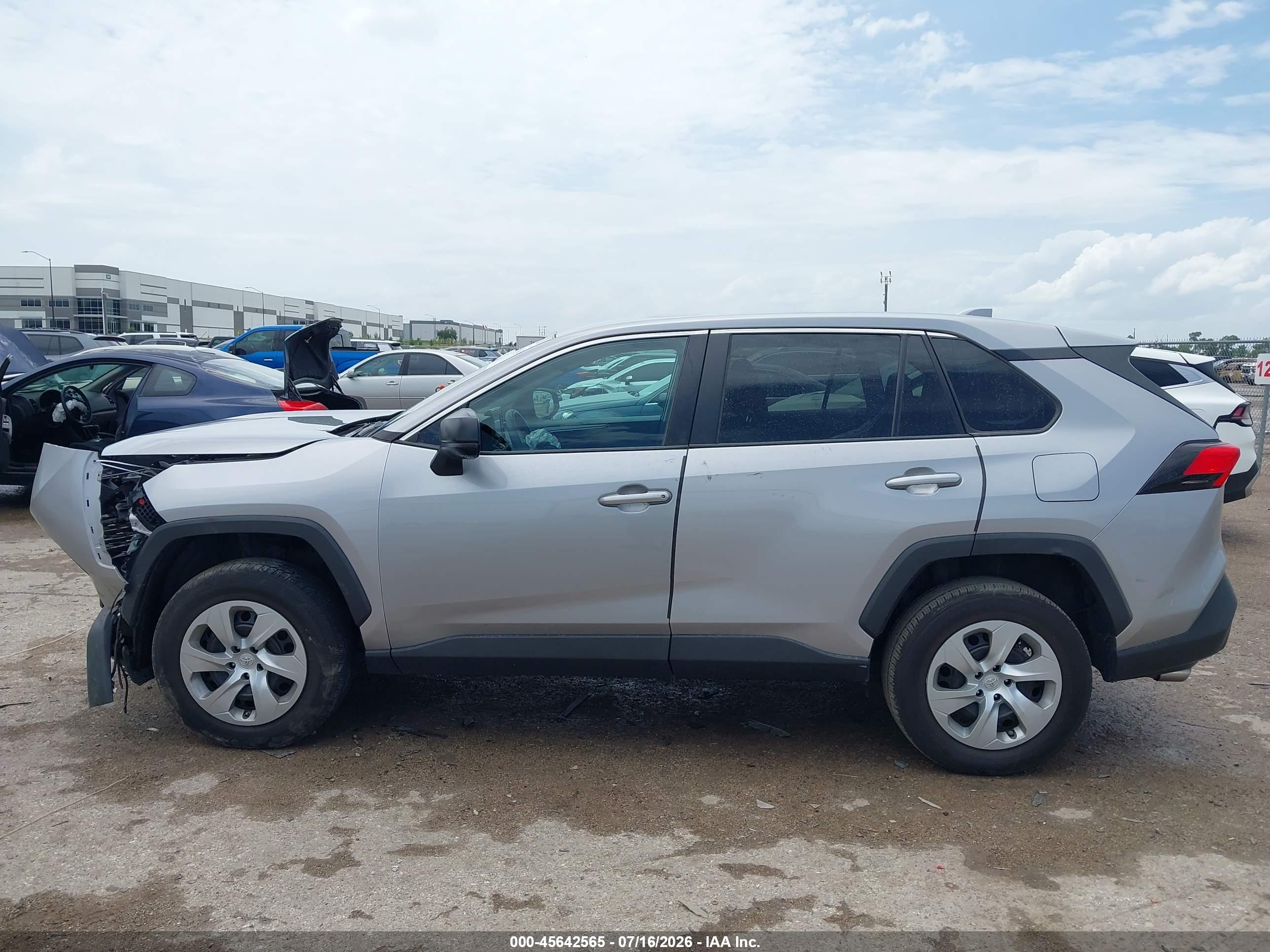 2022 TOYOTA RAV4 LE