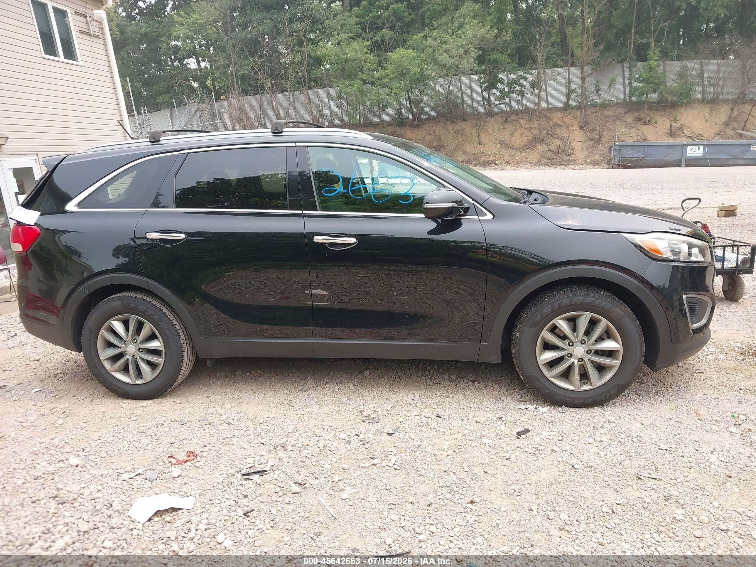 2017 KIA SORENTO 2.4L LX