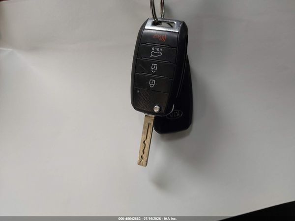 2017 KIA SORENTO 2.4L LX